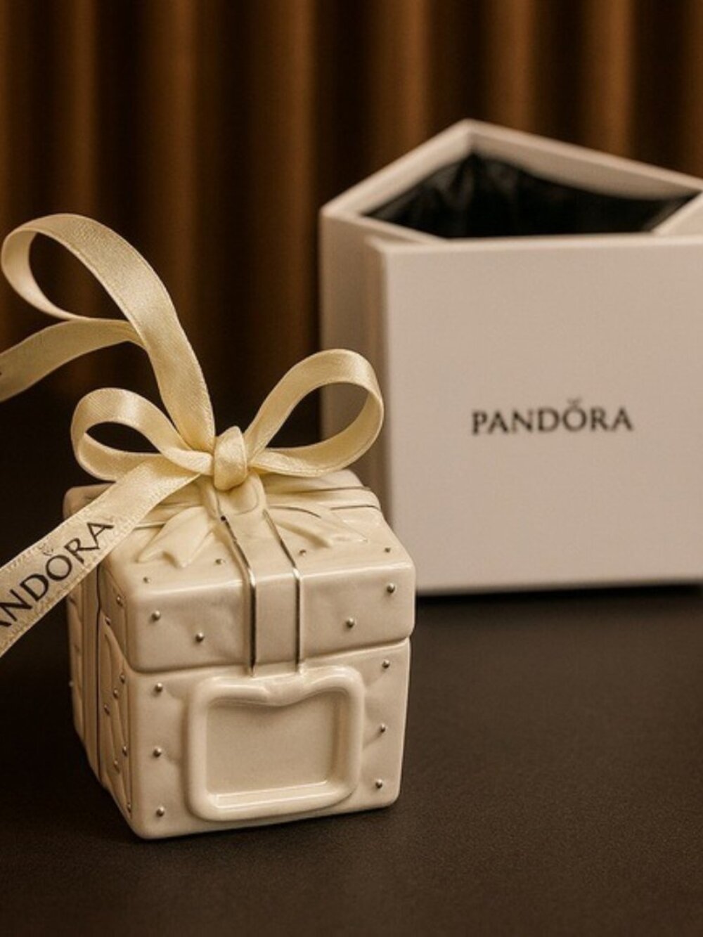 Pandora 2016 Porcelain Gift Box Ornament White Ribbon Holiday Collectible